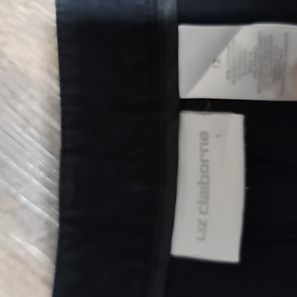 Gently Loved women's black dress pants by Liz Claiborne size 12 pleaded - Picture 6 of 6